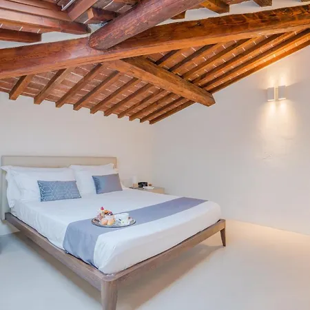 Palazzo Cini Luxury Rooms In Pisa-3